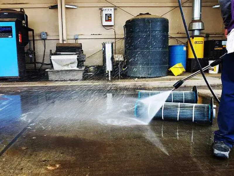 白铁不锈广州螺旋风管加工。风管配件弯头法兰加工定制