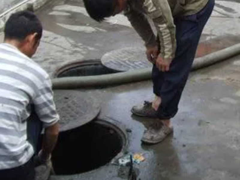 广州市政管道维修公司，高压车疏通管道泥浆